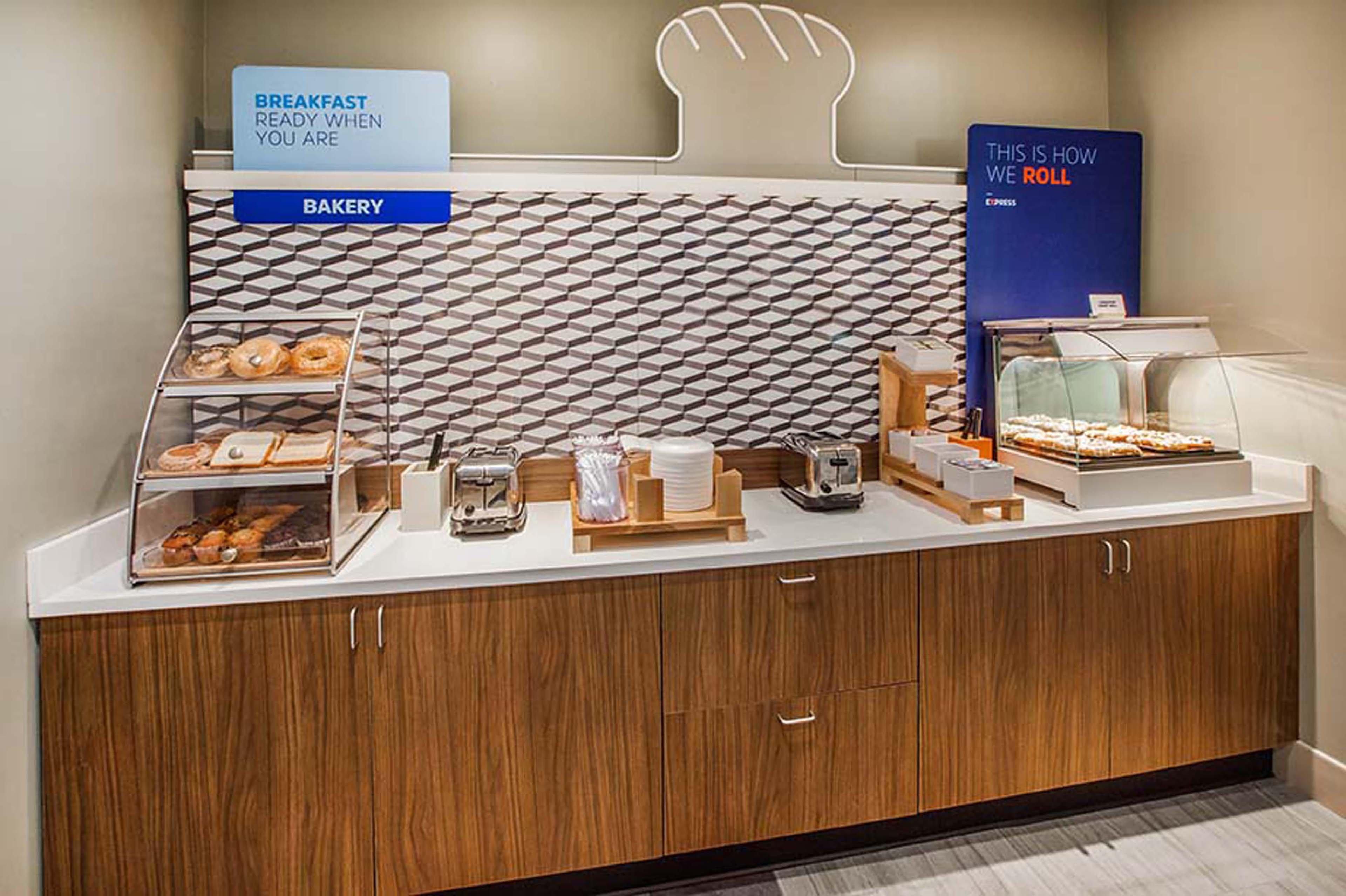 Holiday Inn Express & Suites Santa Clara By Ihg Extérieur photo