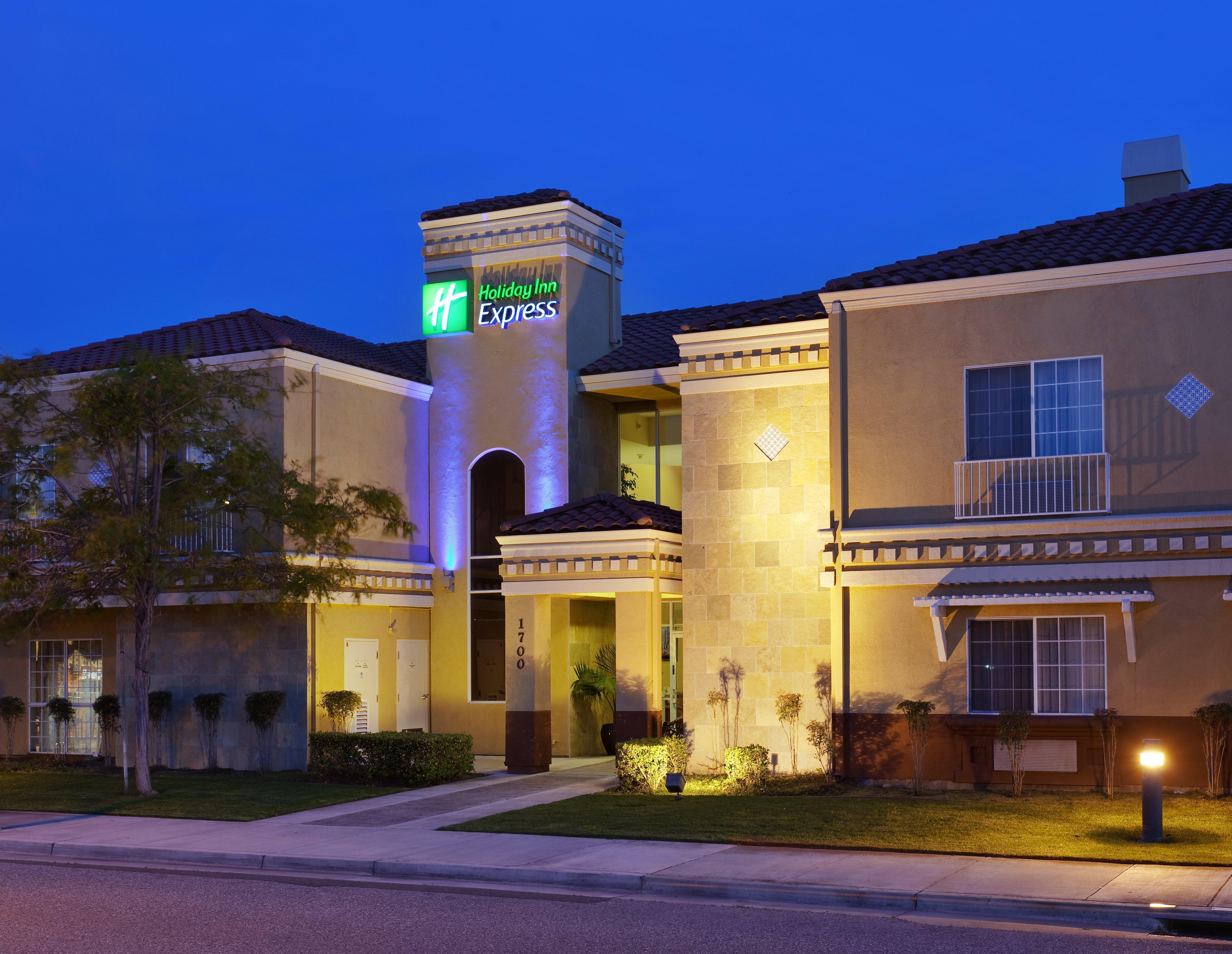Holiday Inn Express & Suites Santa Clara By Ihg Extérieur photo