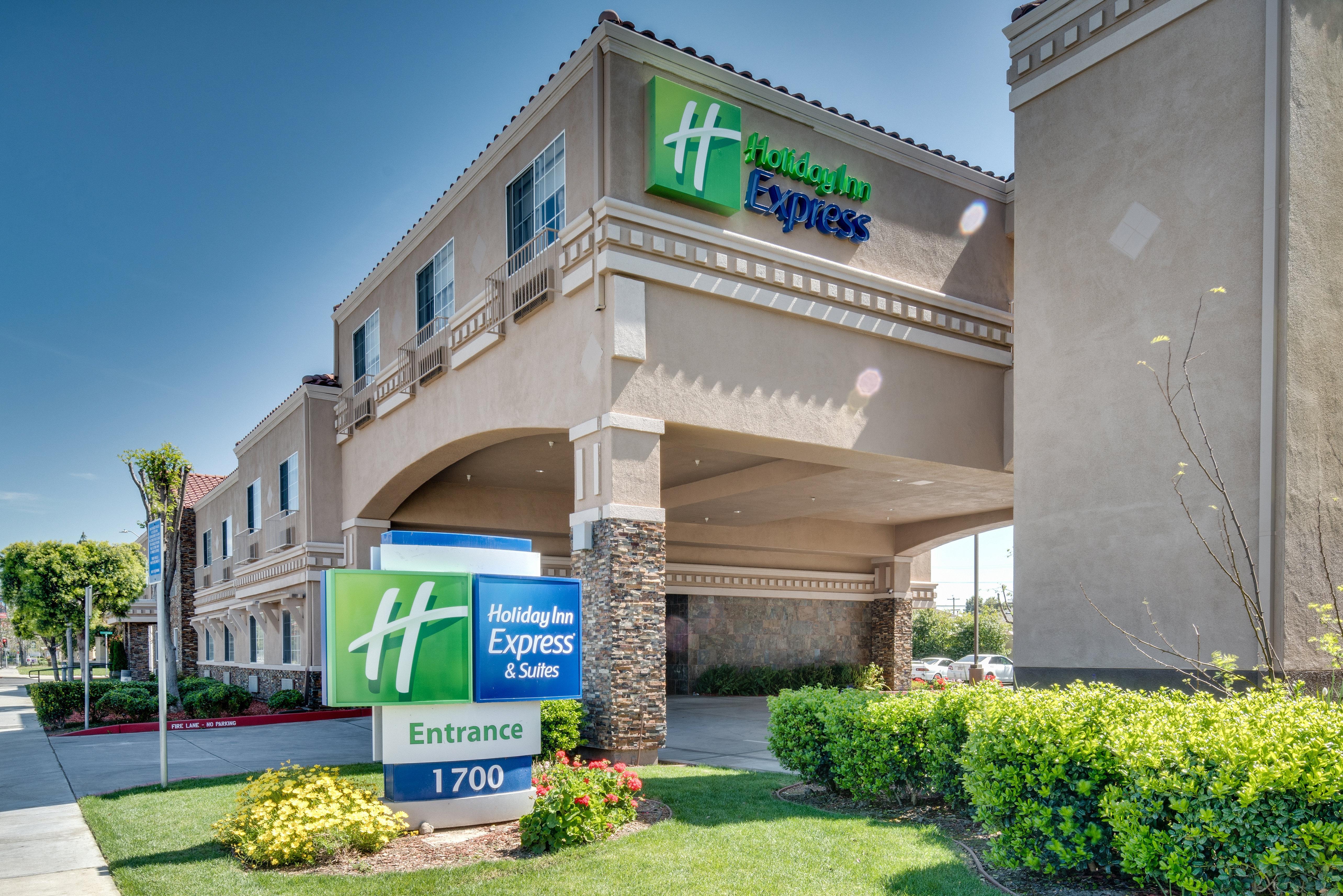 Holiday Inn Express & Suites Santa Clara By Ihg Extérieur photo